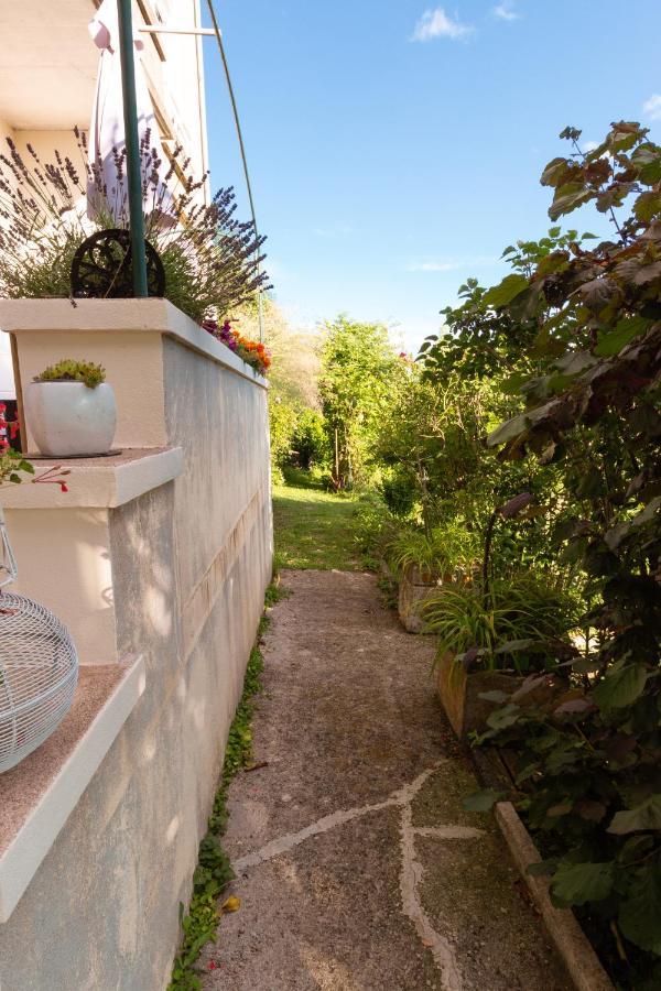 L'Appartement A Cardaillac Rodez Exteriör bild
